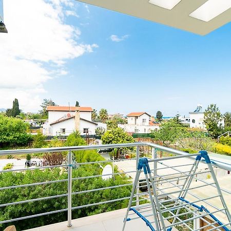 Luxury Two-Bedroom Apartment In Amazing Place Lukomorye C4 Karavas  Exterior photo